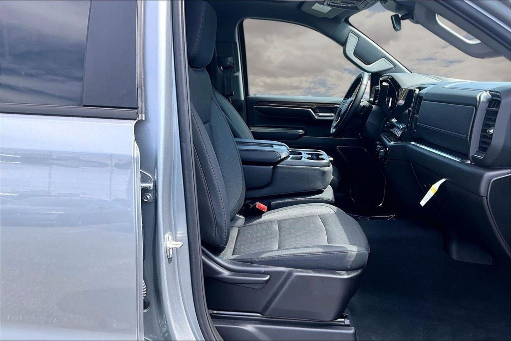2024 Chevrolet Silverado 1500 LT LT1