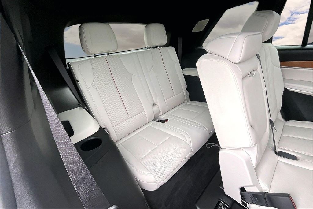 2027 Cadillac VISTIQ Luxury