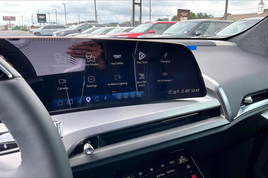 2026 Cadillac VISTIQ Platinum