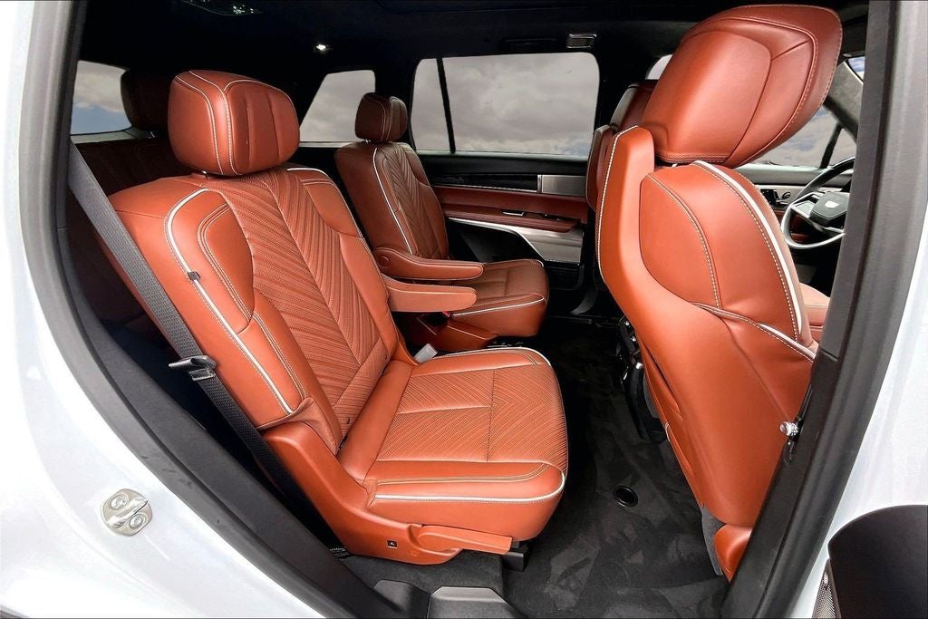 2026 Cadillac VISTIQ Platinum