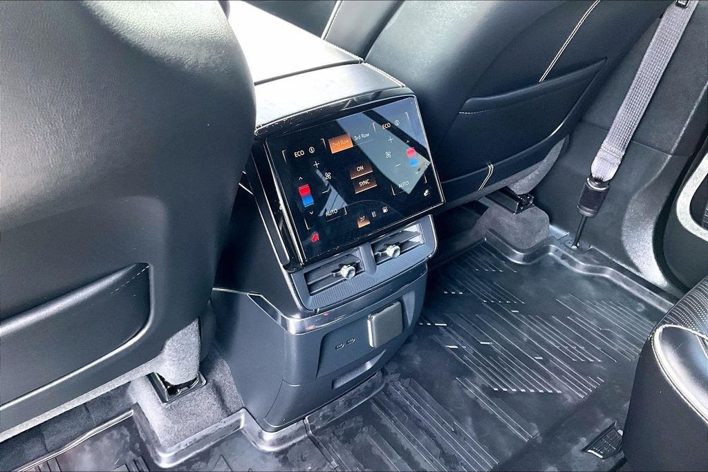 2026 Cadillac VISTIQ Platinum