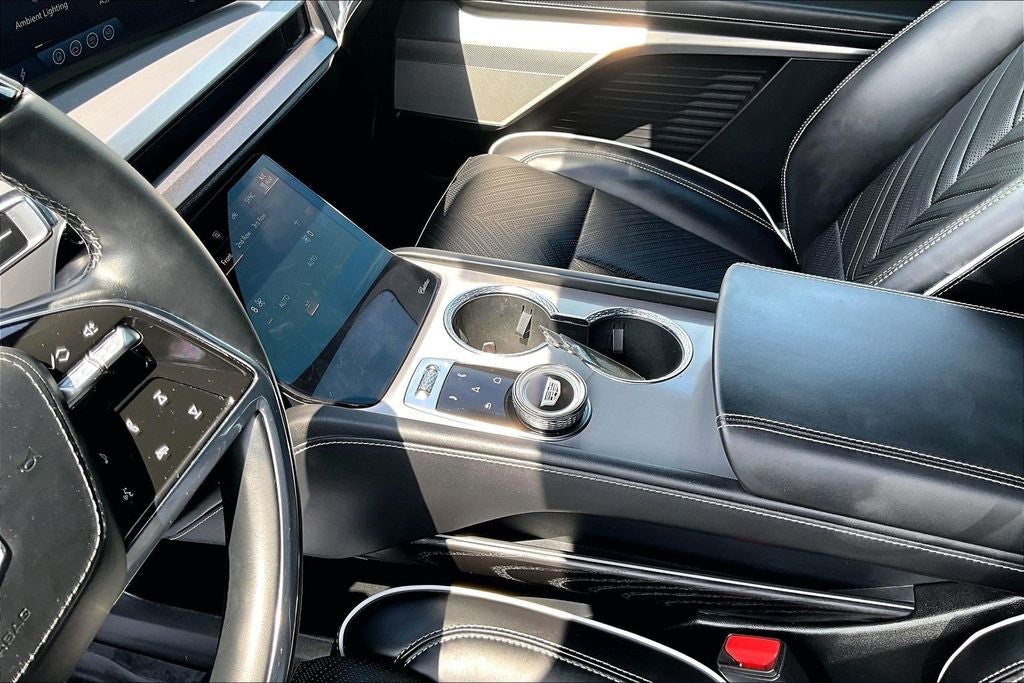 2026 Cadillac VISTIQ Platinum