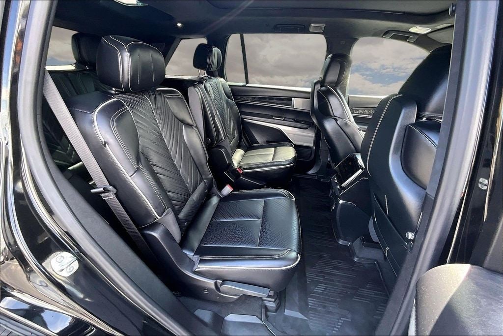 2026 Cadillac VISTIQ Platinum