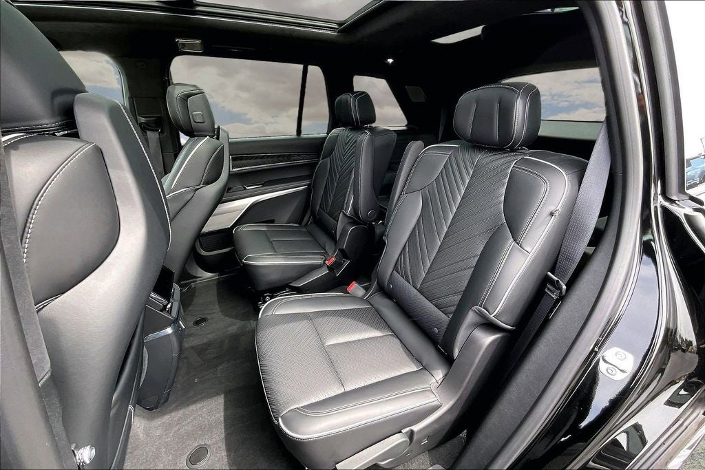 2026 Cadillac VISTIQ Platinum