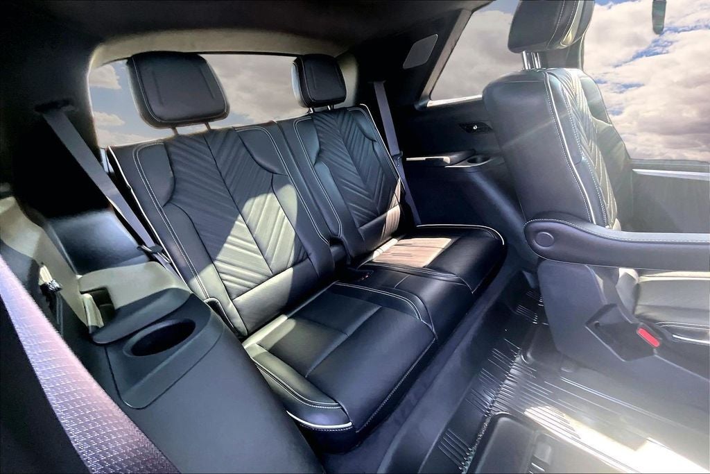2026 Cadillac VISTIQ Platinum