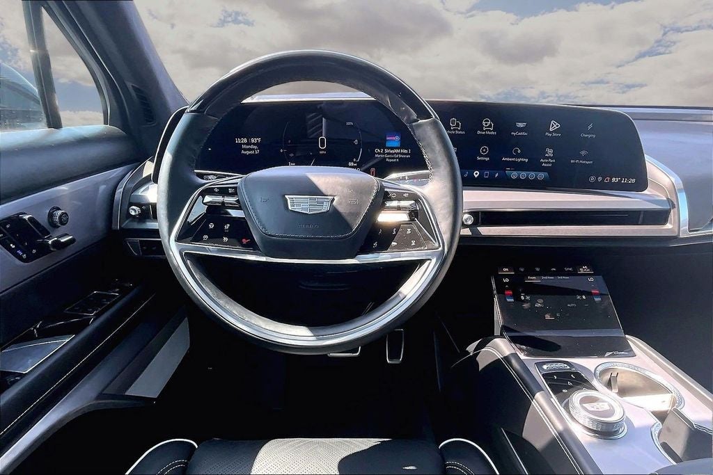 2026 Cadillac VISTIQ Platinum