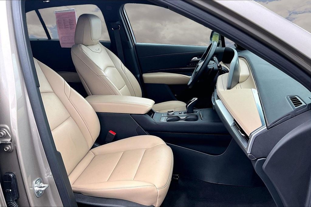 2025 Cadillac XT4 Premium Luxury