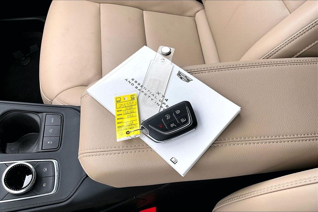 2025 Cadillac XT4 Premium Luxury
