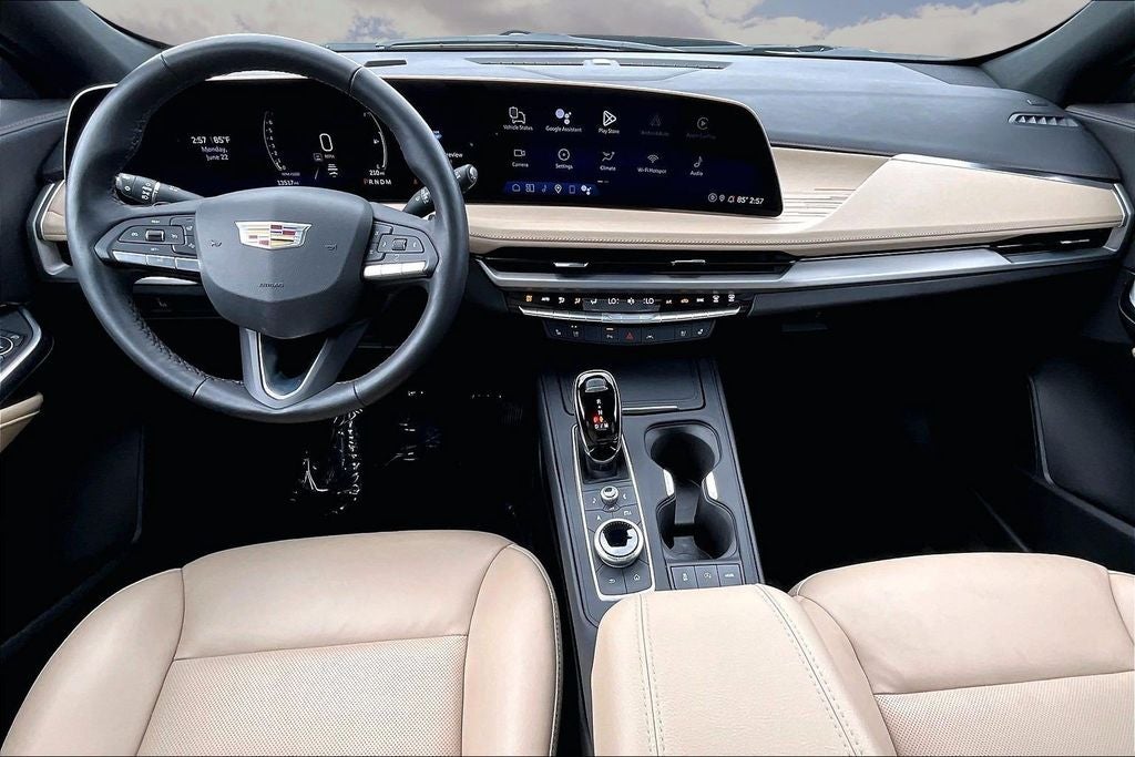 2025 Cadillac XT4 Premium Luxury