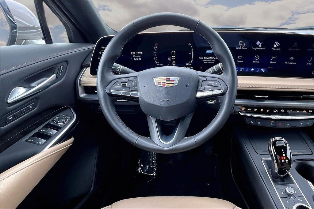 2025 Cadillac XT4 Premium Luxury