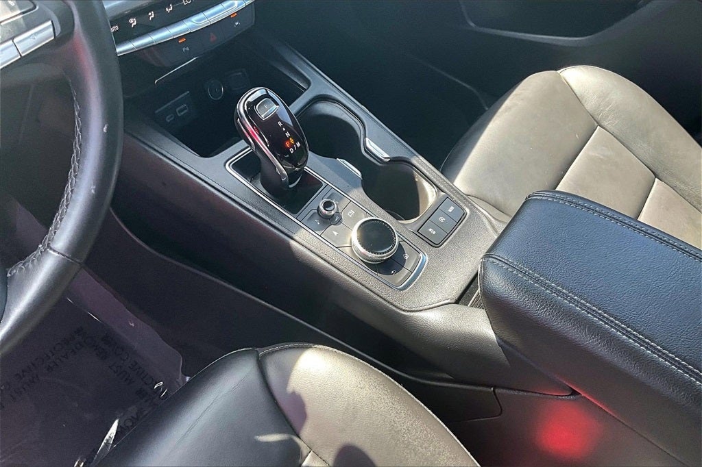 2025 Cadillac XT4 Premium Luxury