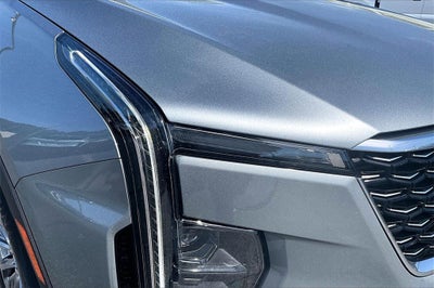 2025 Cadillac XT4 Premium Luxury