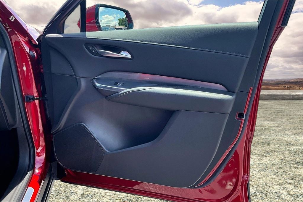 2025 Cadillac XT4 Premium Luxury