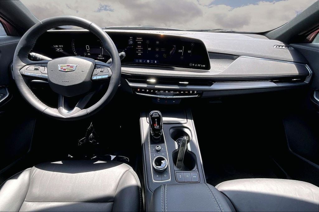 2025 Cadillac XT4 Premium Luxury