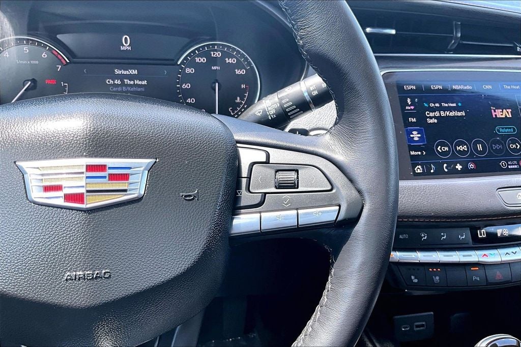 2022 Cadillac XT4 Premium Luxury