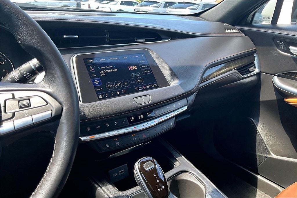 2022 Cadillac XT4 Premium Luxury