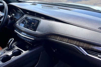 2022 Cadillac XT4 Premium Luxury