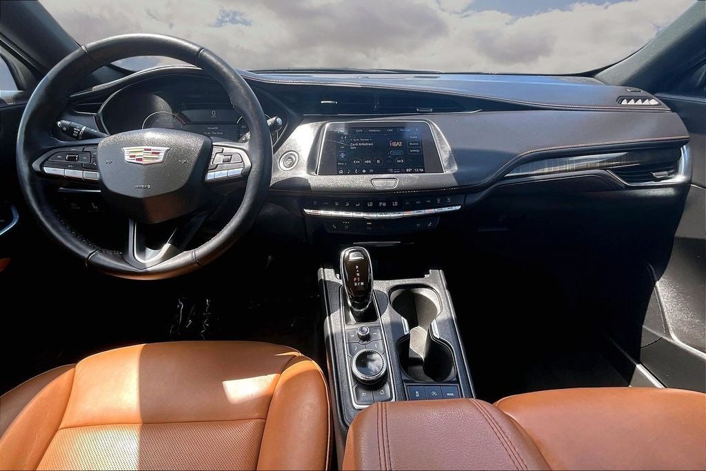 2022 Cadillac XT4 Premium Luxury