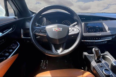 2022 Cadillac XT4 Premium Luxury