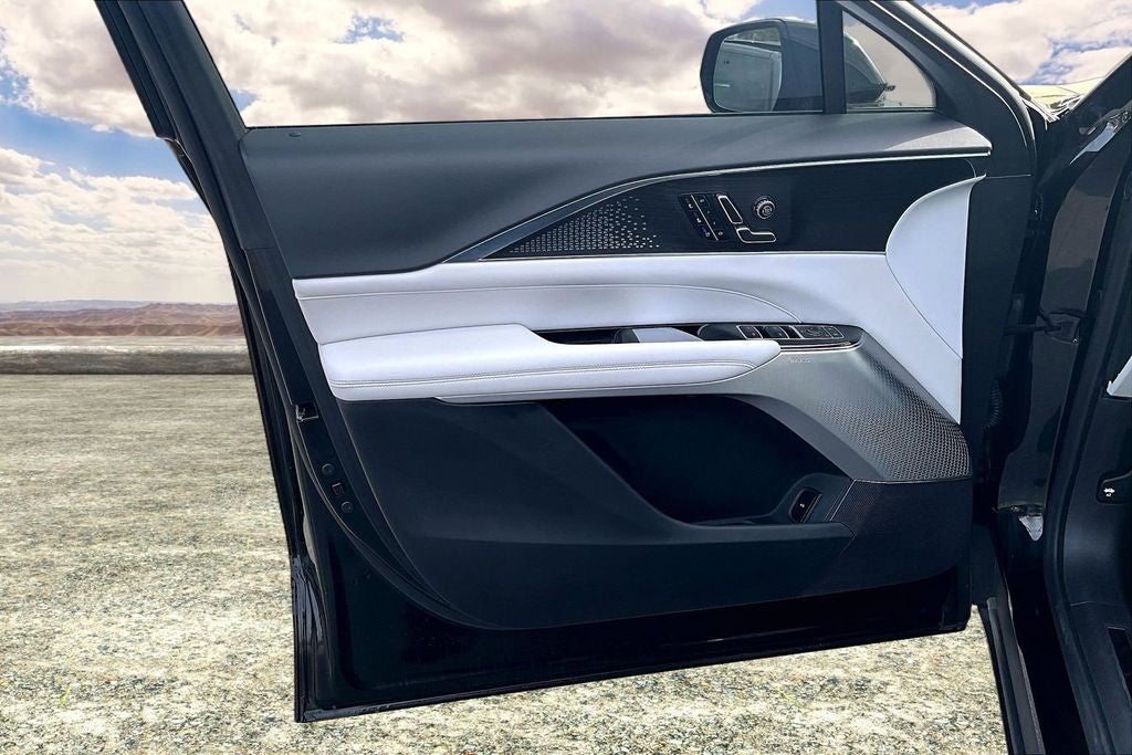 2023 Cadillac LYRIQ Luxury