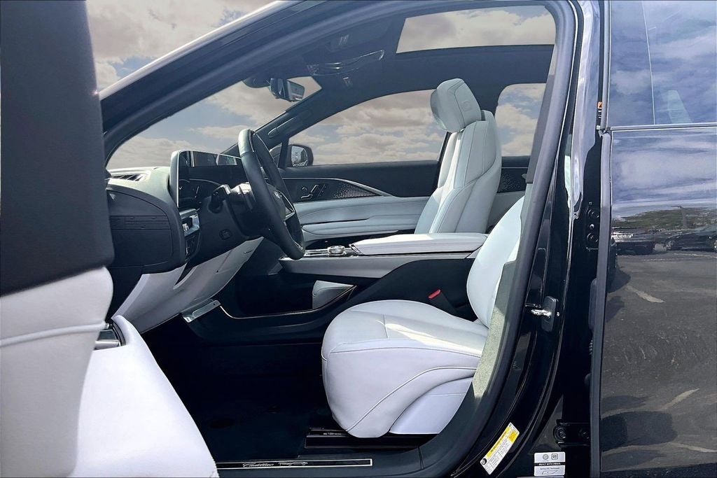 2023 Cadillac LYRIQ Luxury