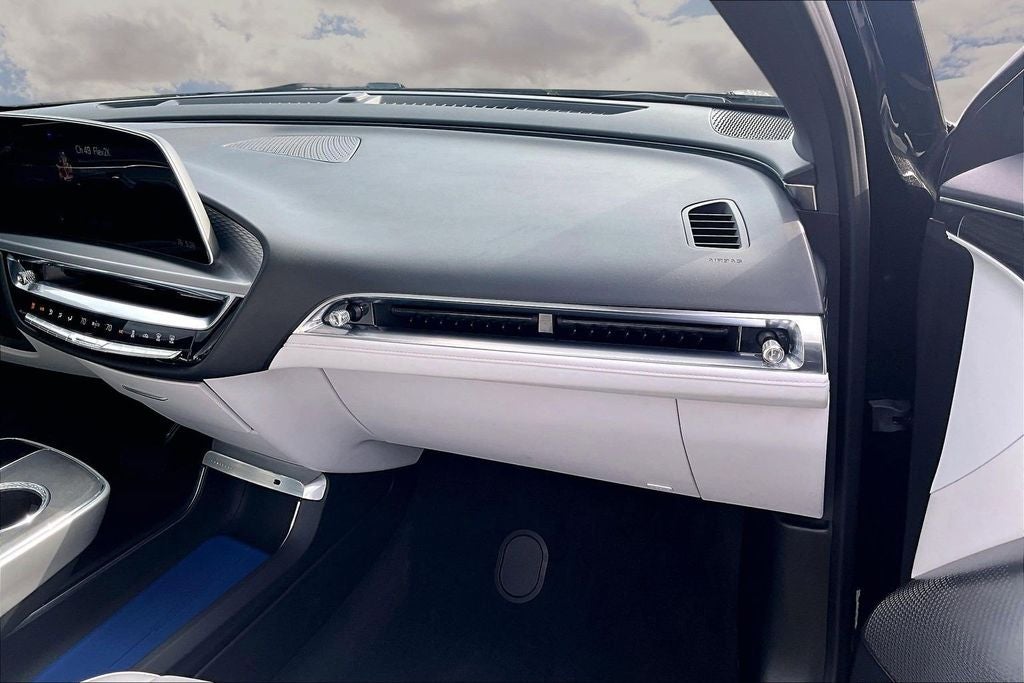 2023 Cadillac LYRIQ Luxury