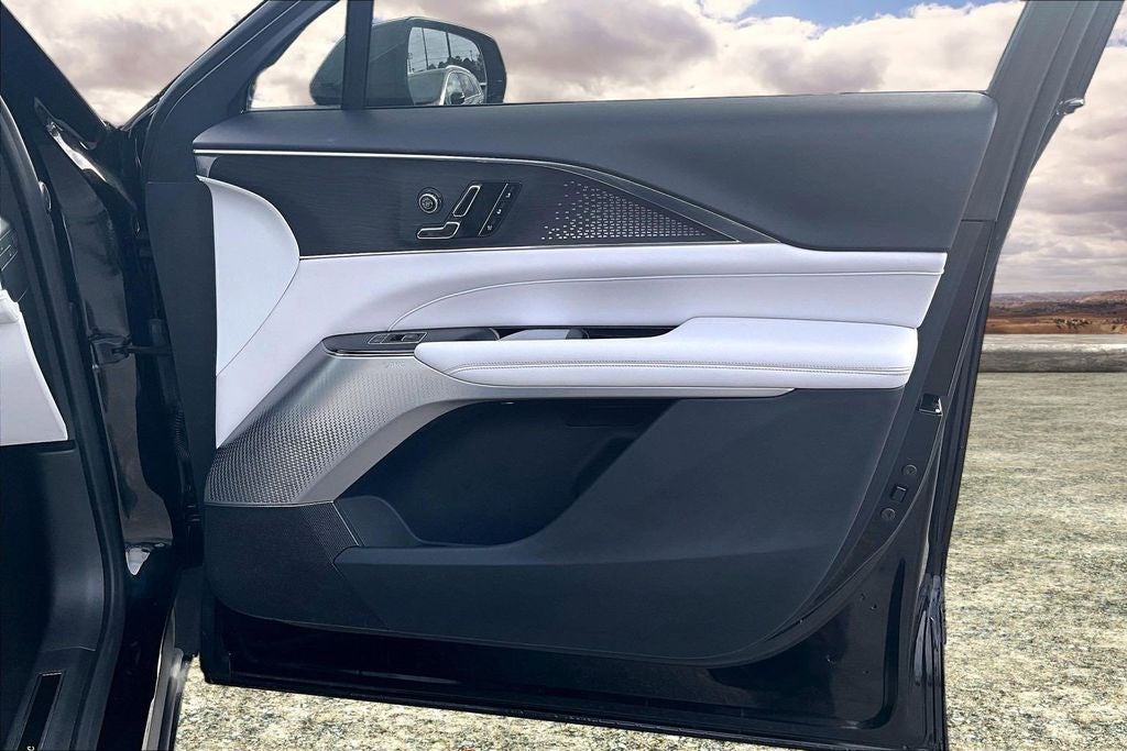 2023 Cadillac LYRIQ Luxury