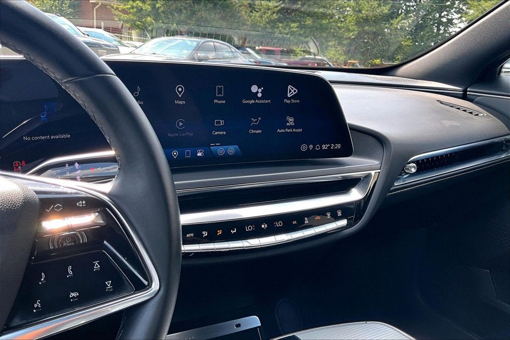 2024 Cadillac LYRIQ Tech