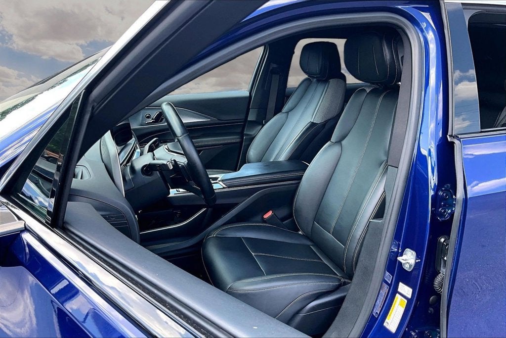 2024 Cadillac LYRIQ Tech