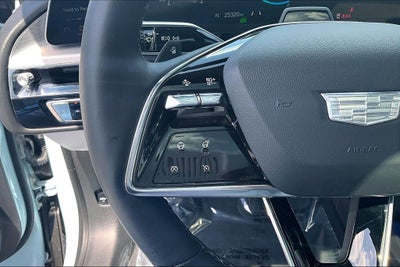 2024 Cadillac LYRIQ Luxury 2
