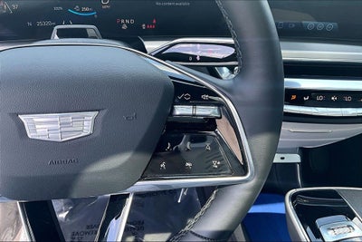 2024 Cadillac LYRIQ Luxury 2