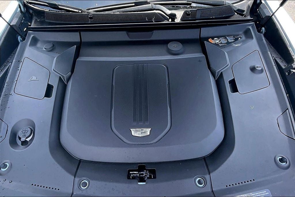 2024 Cadillac LYRIQ Luxury 2