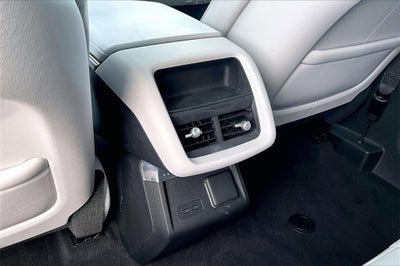 2024 Cadillac LYRIQ Luxury 2