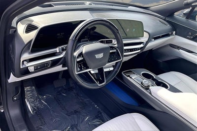 2024 Cadillac LYRIQ Luxury 2