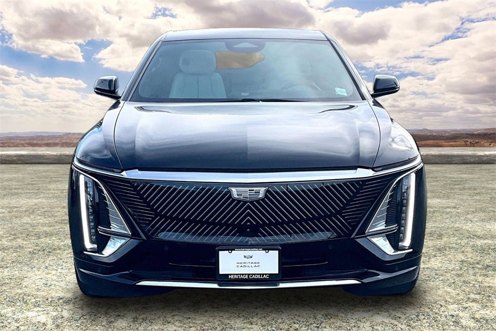 2024 Cadillac LYRIQ Luxury 2