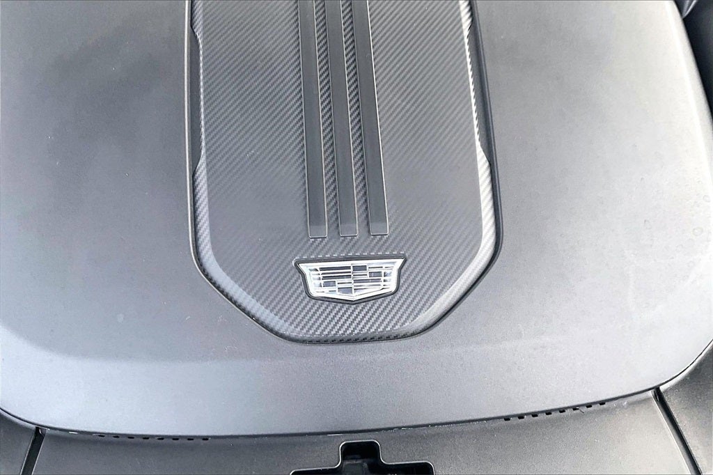 2024 Cadillac LYRIQ Luxury 2