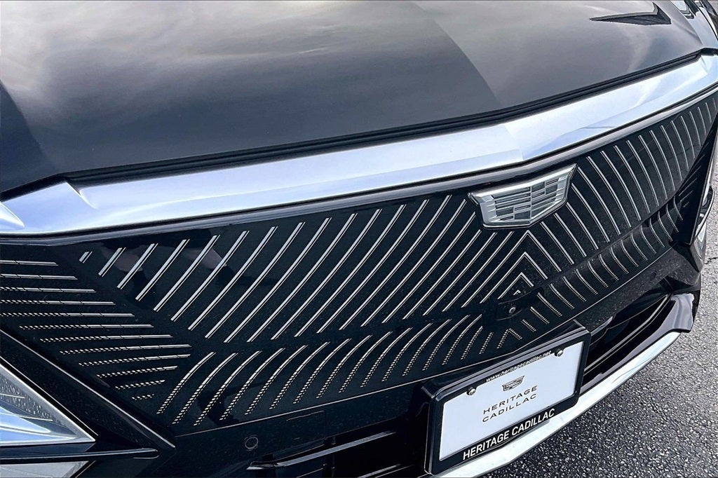 2024 Cadillac LYRIQ Luxury 2