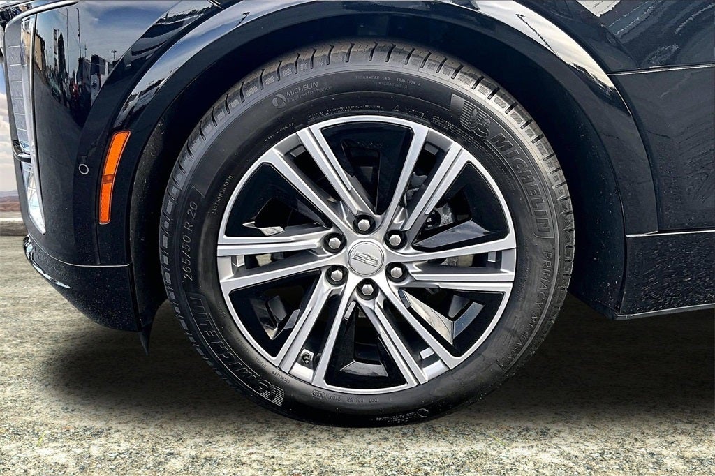 2024 Cadillac LYRIQ Luxury 2