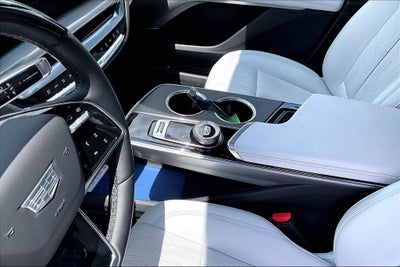 2024 Cadillac LYRIQ Luxury 2
