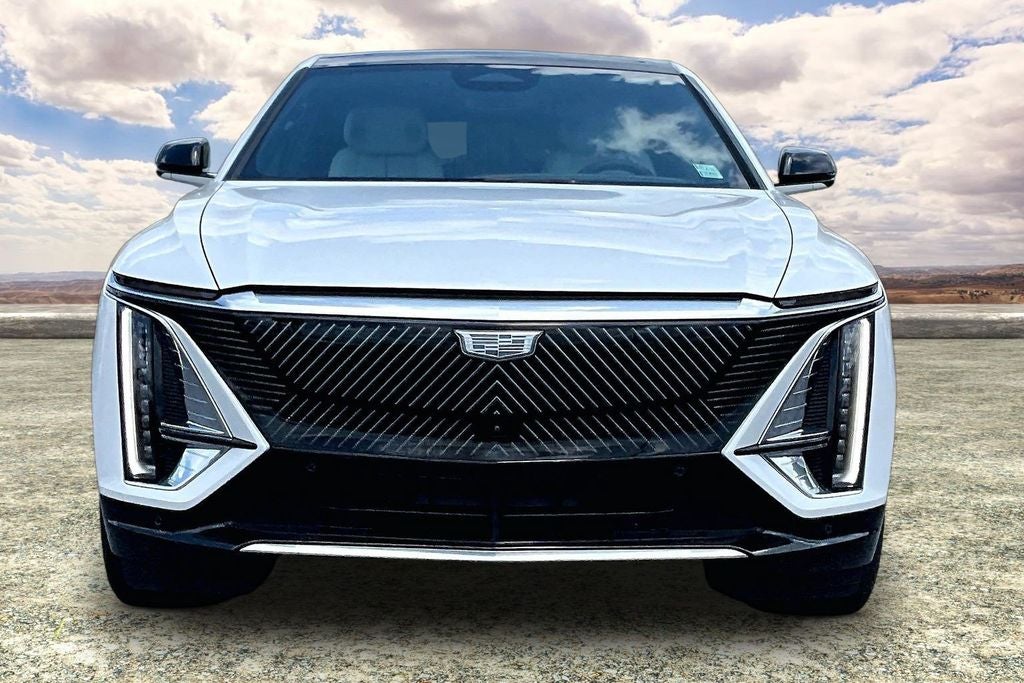 2024 Cadillac LYRIQ Luxury 2