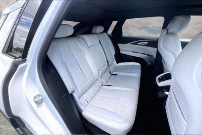 2024 Cadillac LYRIQ Luxury 2