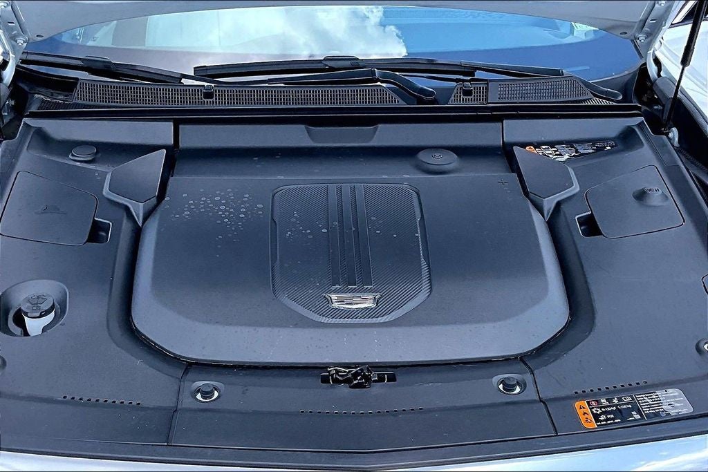 2024 Cadillac LYRIQ Luxury 2