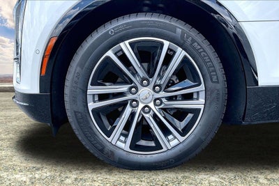 2024 Cadillac LYRIQ Luxury 2