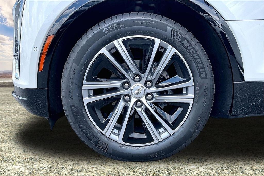 2024 Cadillac LYRIQ Luxury 2