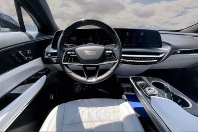 2024 Cadillac LYRIQ Luxury 2