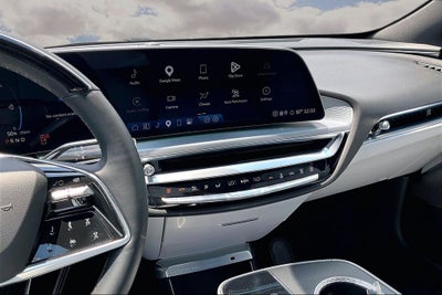 2024 Cadillac LYRIQ Luxury 2