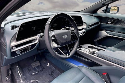 2024 Cadillac LYRIQ Luxury 3