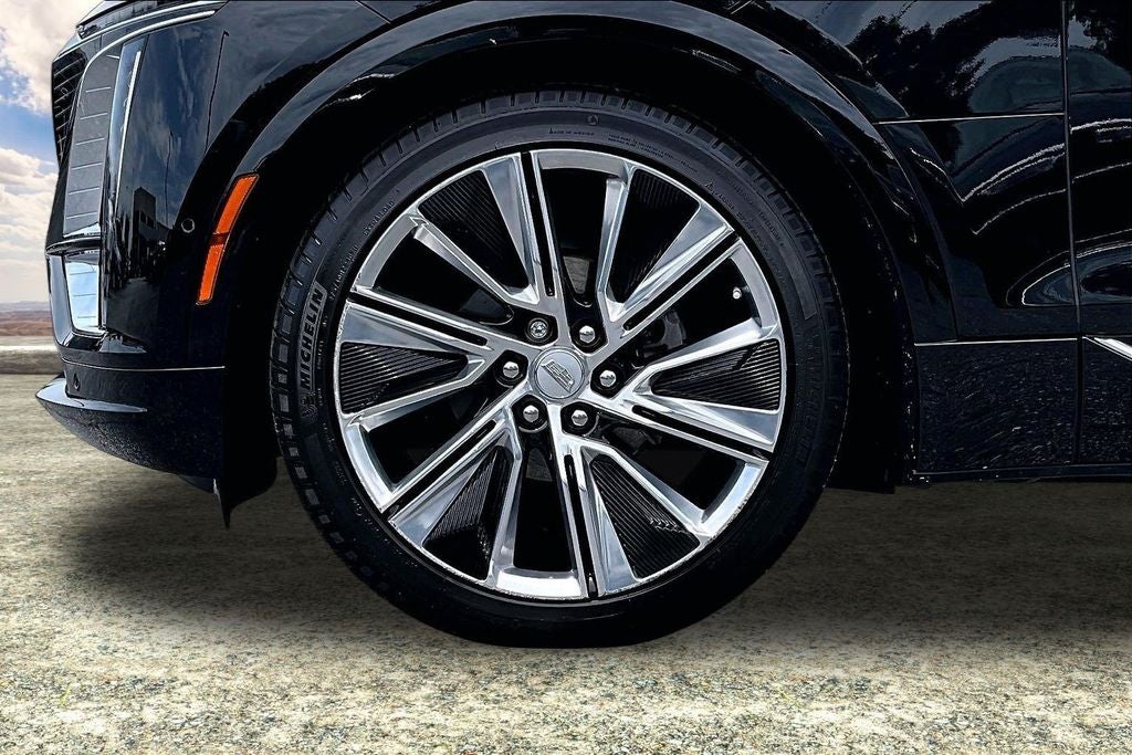 2024 Cadillac LYRIQ Luxury 3