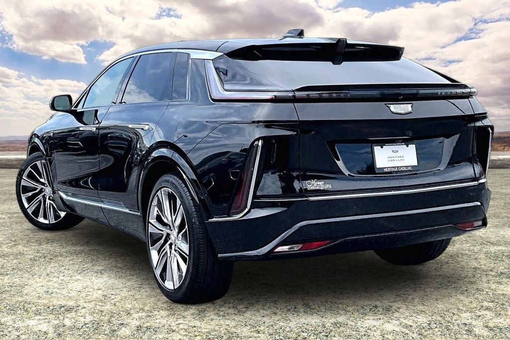 2024 Cadillac LYRIQ Luxury 3