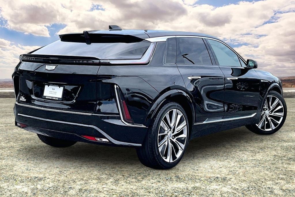 2024 Cadillac LYRIQ Luxury 3